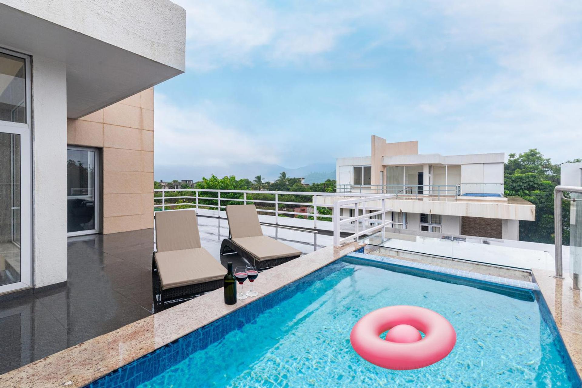 Sierra Skies By Stayvista - A Mountain-View Villa Featuring A Rooftop Swimming Pool, Jacuzzi, Turf, And A Gym For An Elevated Stay لونافالا المظهر الخارجي الصورة